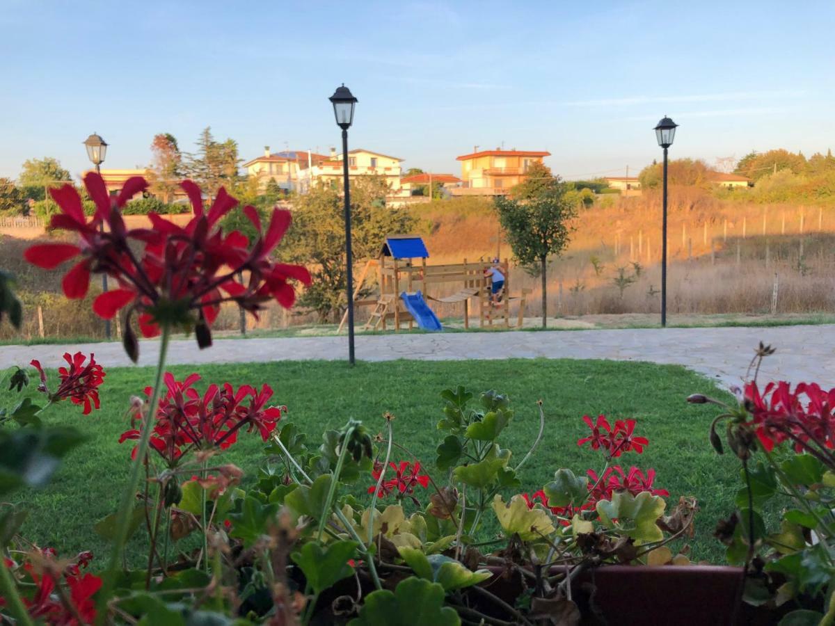 Agriturismo "Lo Zafferano" Aprilia Buitenkant foto